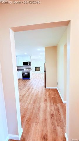 13051 Iowa Drive, Warren, MI 48088