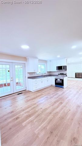 13051 Iowa Drive, Warren, MI 48088