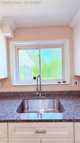 13051 Iowa Drive, Warren, MI 48088
