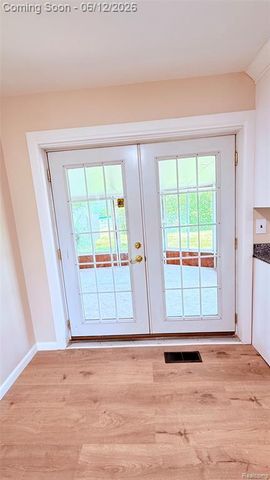 13051 Iowa Drive, Warren, MI 48088