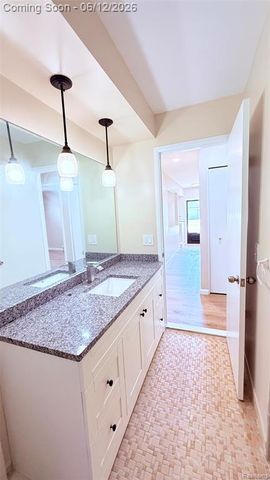 13051 Iowa Drive, Warren, MI 48088