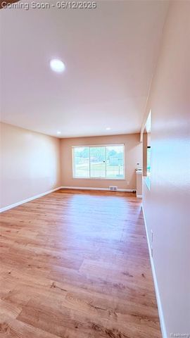 13051 Iowa Drive, Warren, MI 48088