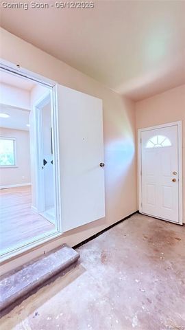 13051 Iowa Drive, Warren, MI 48088