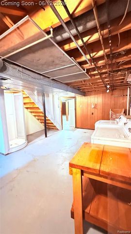13051 Iowa Drive, Warren, MI 48088