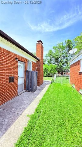 13051 Iowa Drive, Warren, MI 48088