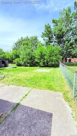 13051 Iowa Drive, Warren, MI 48088