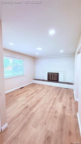 13051 Iowa Drive, Warren, MI 48088