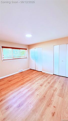 13051 Iowa Drive, Warren, MI 48088