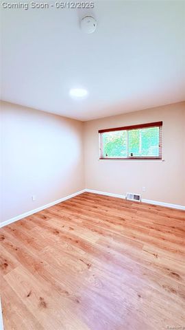 13051 Iowa Drive, Warren, MI 48088