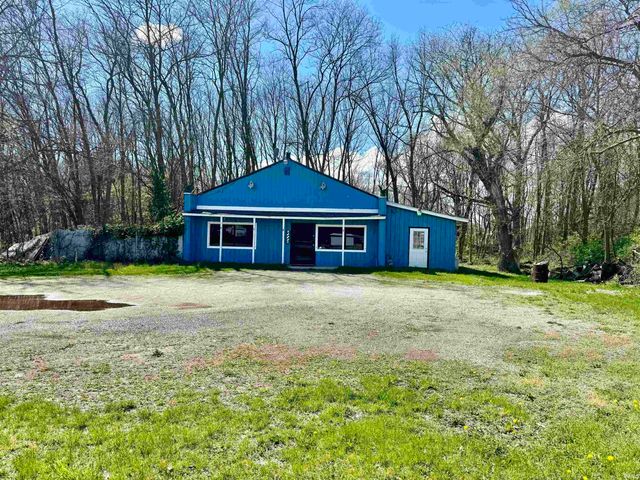 55057 Mayflower Road, South Bend, IN 46628