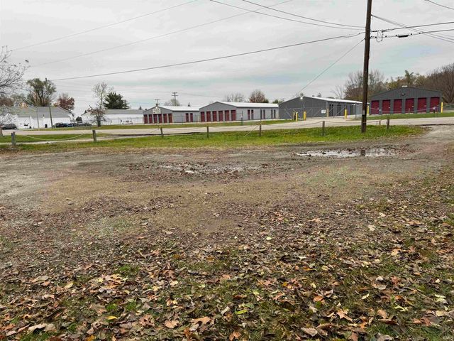 55057 Mayflower Road, South Bend, IN 46628