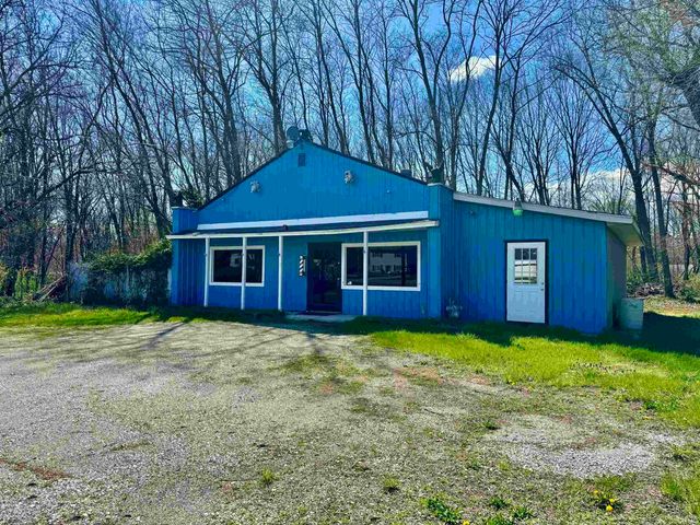55057 Mayflower Road, South Bend, IN 46628