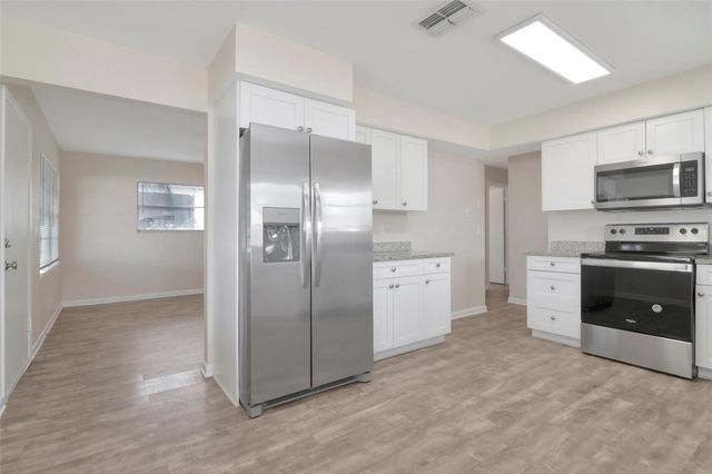 126 KINGSWAY ROAD, Brandon, FL 33510
