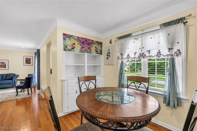 1369 Cranover Road, Lyndhurst, OH 44124