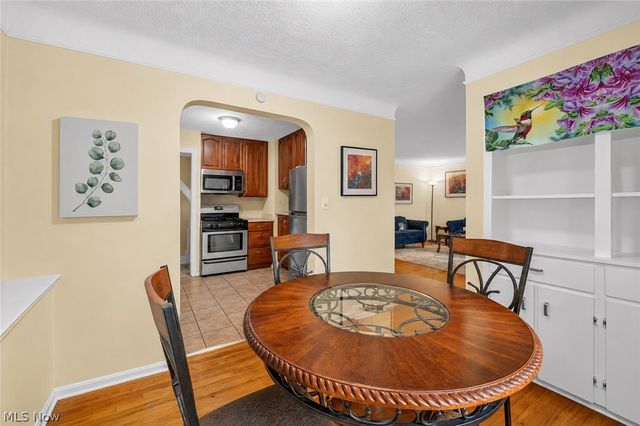 1369 Cranover Road, Lyndhurst, OH 44124