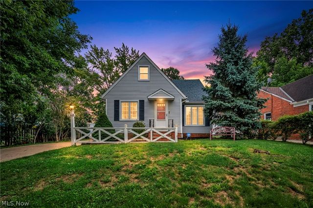 1369 Cranover Road, Lyndhurst, OH 44124