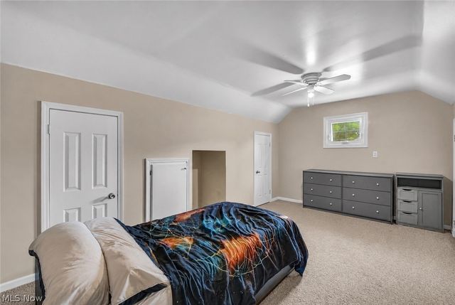 1369 Cranover Road, Lyndhurst, OH 44124