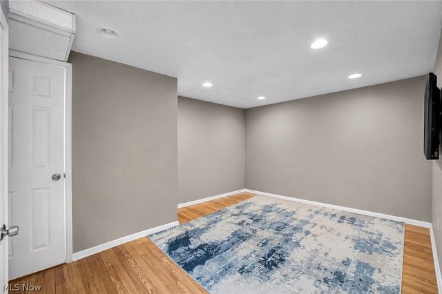 1369 Cranover Road, Lyndhurst, OH 44124