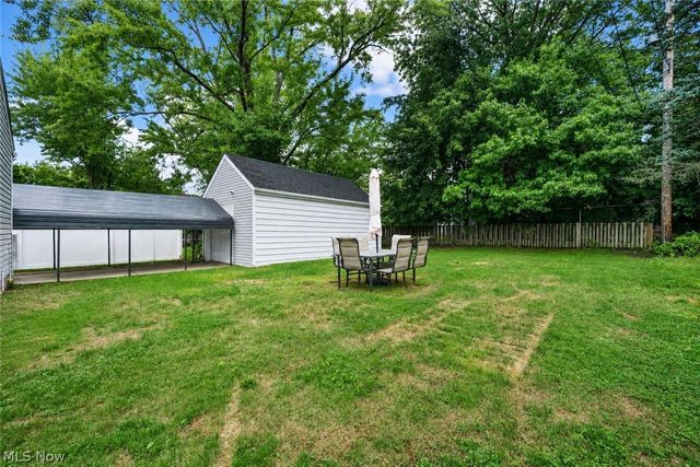 1369 Cranover Road, Lyndhurst, OH 44124