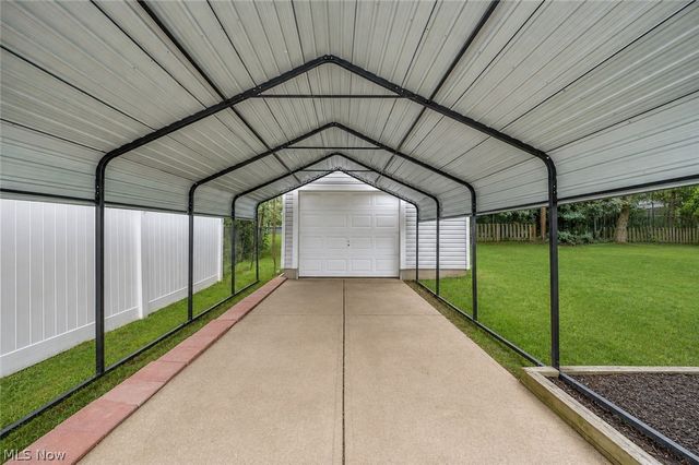 1369 Cranover Road, Lyndhurst, OH 44124