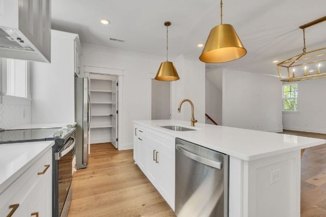 2019 Maple View Ln, Nashville, TN 37207