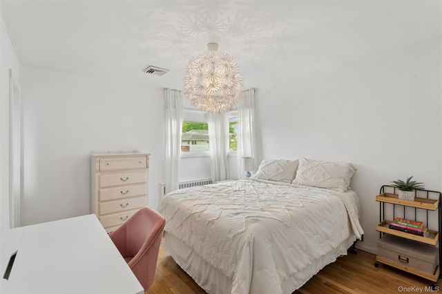 100 Westbury Avenue, Plainview, NY 11803