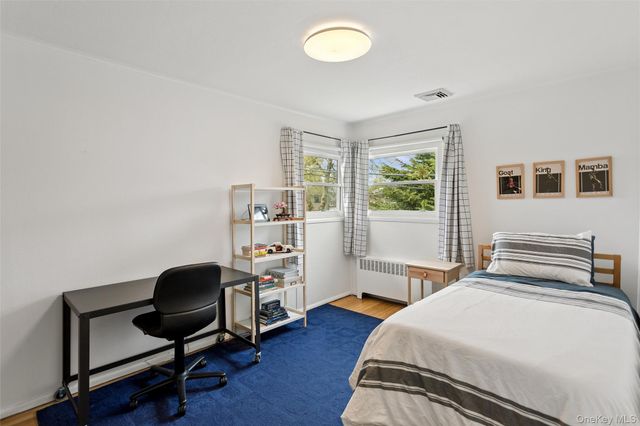 100 Westbury Avenue, Plainview, NY 11803