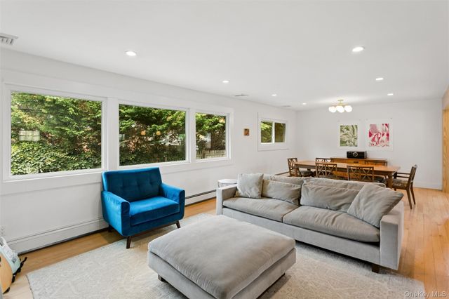 100 Westbury Avenue, Plainview, NY 11803