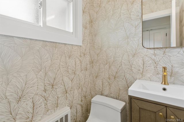 100 Westbury Avenue, Plainview, NY 11803