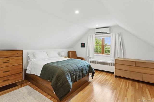 100 Westbury Avenue, Plainview, NY 11803