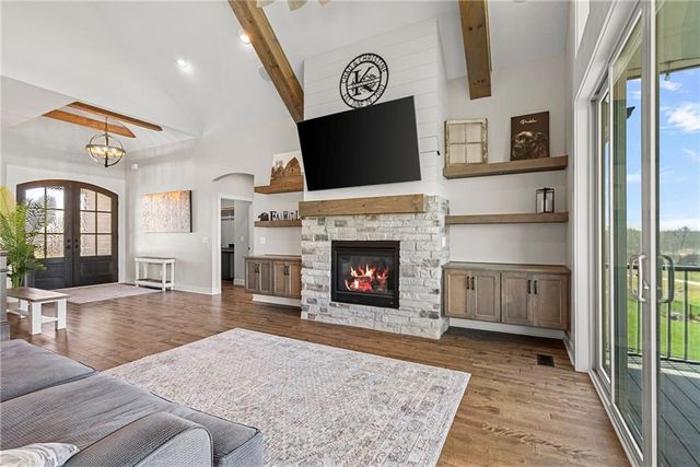1013 Old Hickory Road, Greenwood, MO 64034