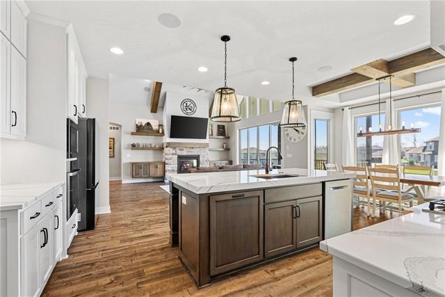 1013 Old Hickory Road, Greenwood, MO 64034