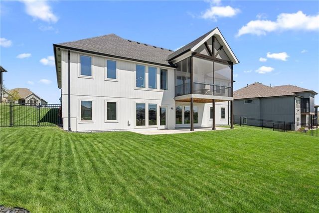 1013 Old Hickory Road, Greenwood, MO 64034