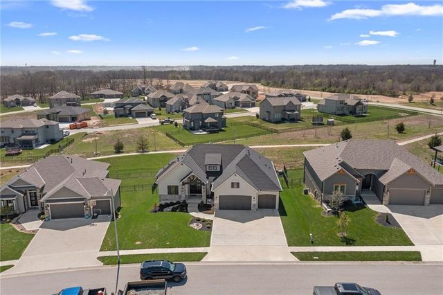 1013 Old Hickory Road, Greenwood, MO 64034