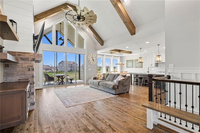 1013 Old Hickory Road, Greenwood, MO 64034