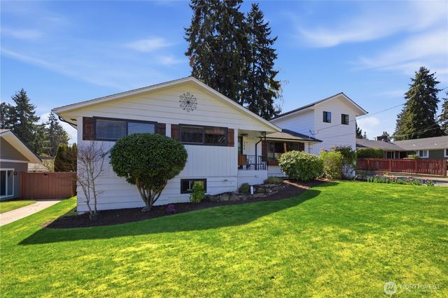 704 Fir Park Lane, Fircrest, WA 98466