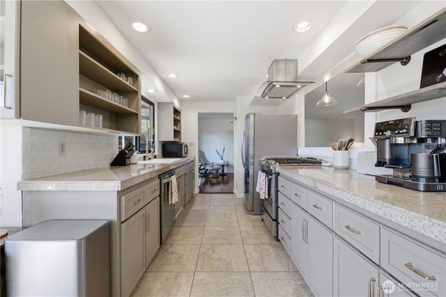 704 Fir Park Lane, Fircrest, WA 98466