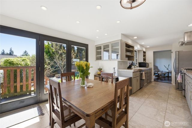 704 Fir Park Lane, Fircrest, WA 98466