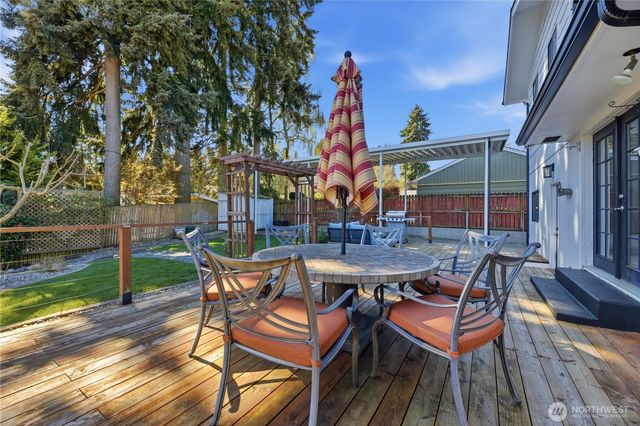 704 Fir Park Lane, Fircrest, WA 98466