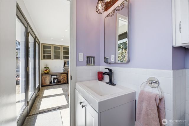 704 Fir Park Lane, Fircrest, WA 98466