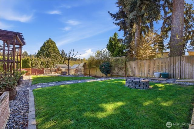 704 Fir Park Lane, Fircrest, WA 98466