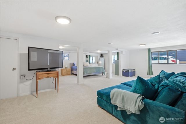 704 Fir Park Lane, Fircrest, WA 98466