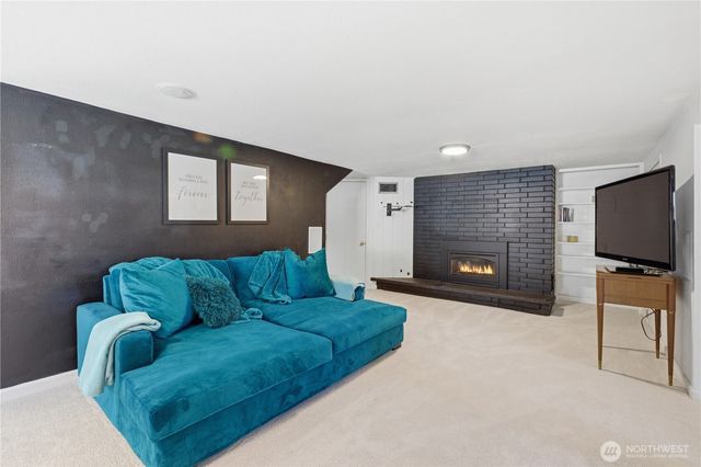 704 Fir Park Lane, Fircrest, WA 98466