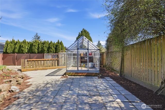 704 Fir Park Lane, Fircrest, WA 98466