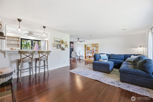 704 Fir Park Lane, Fircrest, WA 98466