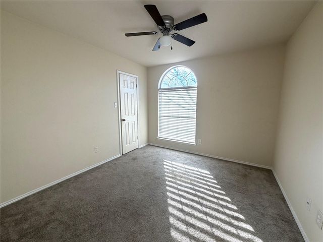 1605 Paint Brush DR, Lockhart, TX 78644