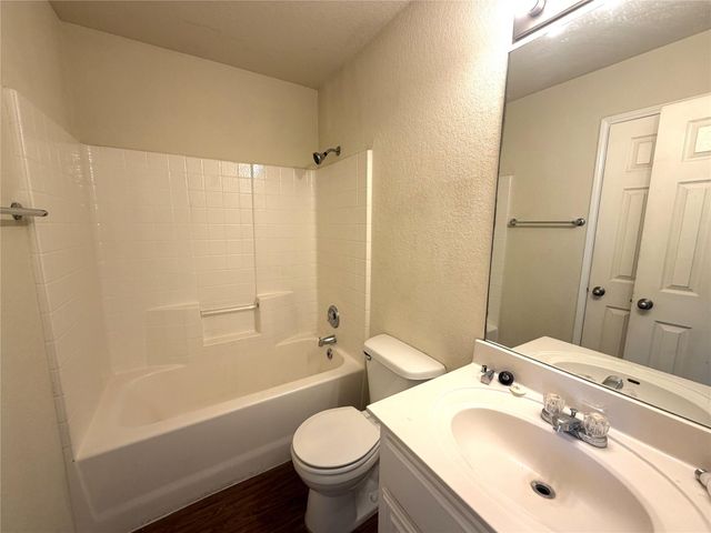 1605 Paint Brush DR, Lockhart, TX 78644