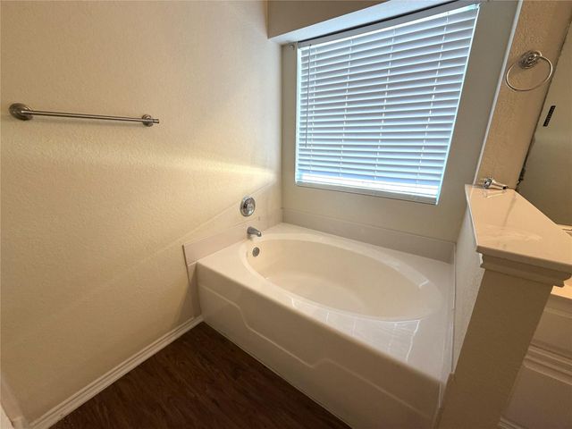 1605 Paint Brush DR, Lockhart, TX 78644