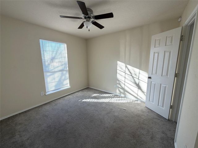 1605 Paint Brush DR, Lockhart, TX 78644