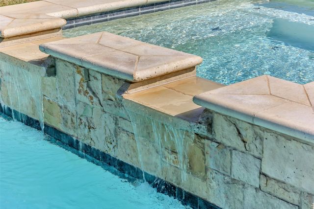 103 Robin Avenue, Weatherford, TX 76086